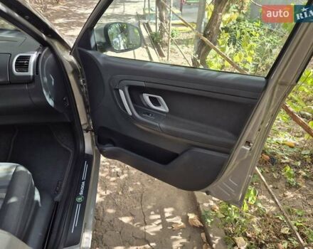 Сірий Шкода Фабія, об'ємом двигуна 1.4 л та пробігом 270 тис. км за 5000 $, фото 12 на Automoto.ua