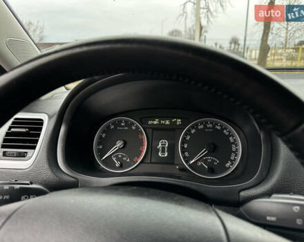 Серый Шкода Фабия, объемом двигателя 1.39 л и пробегом 224 тыс. км за 5800 $, фото 32 на Automoto.ua