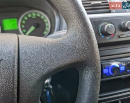 Серый Шкода Фабия, объемом двигателя 1.4 л и пробегом 147 тыс. км за 5600 $, фото 64 на Automoto.ua