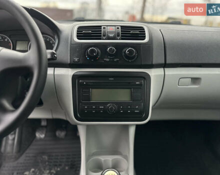 Сірий Шкода Фабія, об'ємом двигуна 1.39 л та пробігом 227 тис. км за 5500 $, фото 27 на Automoto.ua