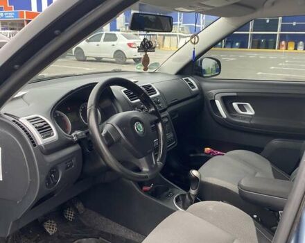 Серый Шкода Фабия, объемом двигателя 1.6 л и пробегом 218 тыс. км за 6300 $, фото 7 на Automoto.ua