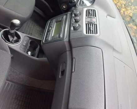 Сірий Шкода Фабія, об'ємом двигуна 1.39 л та пробігом 250 тис. км за 5300 $, фото 7 на Automoto.ua