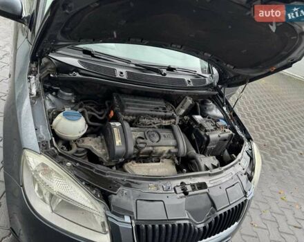 Сірий Шкода Фабія, об'ємом двигуна 1.39 л та пробігом 290 тис. км за 4650 $, фото 3 на Automoto.ua