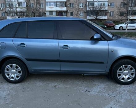 Серый Шкода Фабия, объемом двигателя 1.4 л и пробегом 201 тыс. км за 4500 $, фото 3 на Automoto.ua