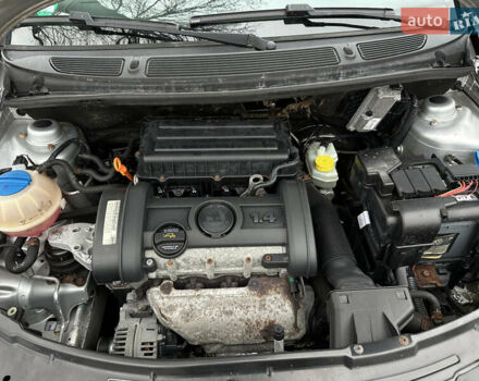 Серый Шкода Фабия, объемом двигателя 1.39 л и пробегом 224 тыс. км за 5800 $, фото 54 на Automoto.ua