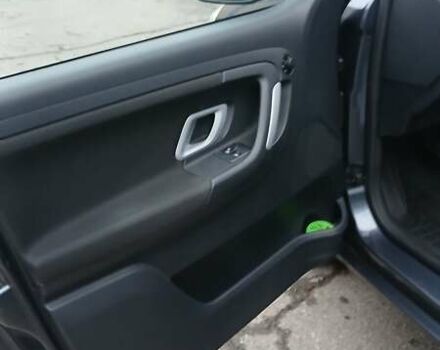 Серый Шкода Фабия, объемом двигателя 1.39 л и пробегом 232 тыс. км за 6500 $, фото 13 на Automoto.ua