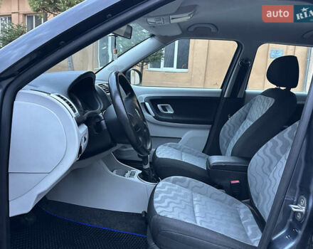 Сірий Шкода Фабія, об'ємом двигуна 1.2 л та пробігом 232 тис. км за 4200 $, фото 16 на Automoto.ua