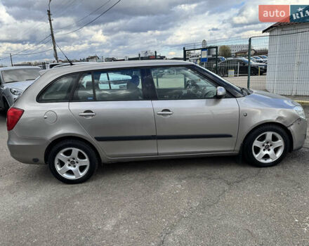 Серый Шкода Фабия, объемом двигателя 1.2 л и пробегом 162 тыс. км за 3990 $, фото 6 на Automoto.ua