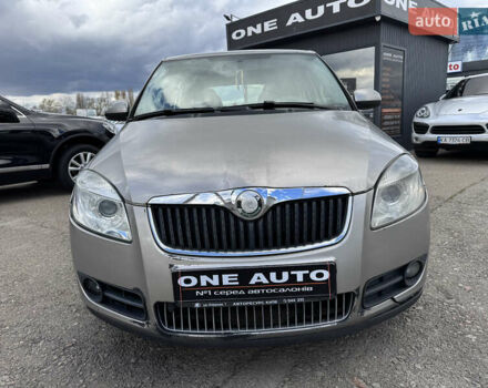 Серый Шкода Фабия, объемом двигателя 1.2 л и пробегом 162 тыс. км за 3990 $, фото 3 на Automoto.ua