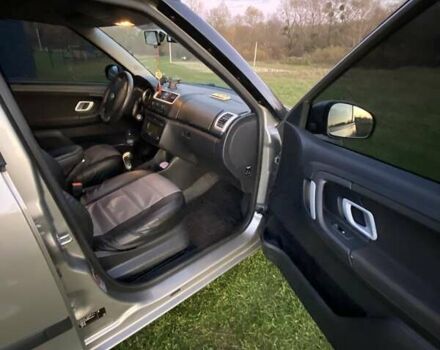 Серый Шкода Фабия, объемом двигателя 1.4 л и пробегом 310 тыс. км за 4200 $, фото 5 на Automoto.ua