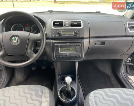 Сірий Шкода Фабія, об'ємом двигуна 1.4 л та пробігом 250 тис. км за 5500 $, фото 21 на Automoto.ua