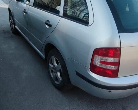 Серый Шкода Фабия, объемом двигателя 0 л и пробегом 297 тыс. км за 4000 $, фото 3 на Automoto.ua