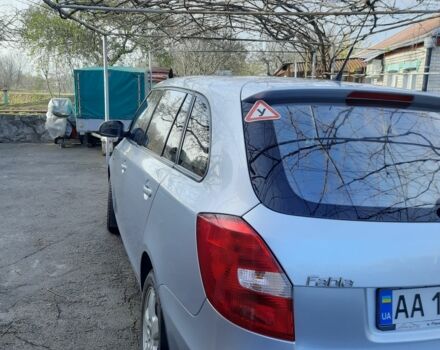 Серый Шкода Фабия, объемом двигателя 1.4 л и пробегом 208 тыс. км за 5500 $, фото 3 на Automoto.ua