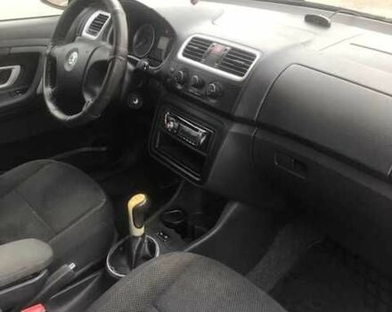 Серый Шкода Фабия, объемом двигателя 1.4 л и пробегом 255 тыс. км за 5850 $, фото 7 на Automoto.ua