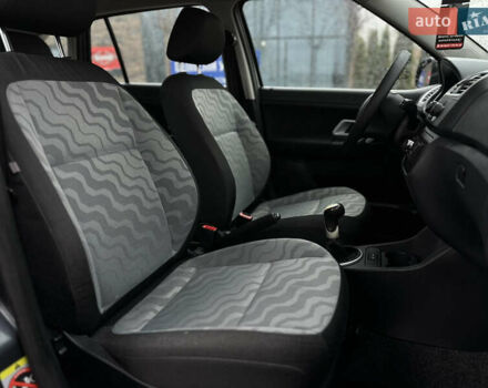 Сірий Шкода Фабія, об'ємом двигуна 1.39 л та пробігом 217 тис. км за 5700 $, фото 42 на Automoto.ua