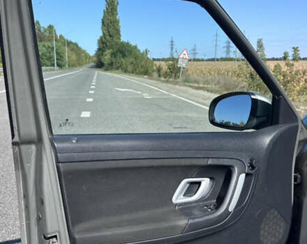 Серый Шкода Фабия, объемом двигателя 1.39 л и пробегом 220 тыс. км за 5550 $, фото 7 на Automoto.ua