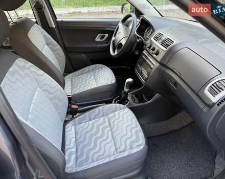 Сірий Шкода Фабія, об'ємом двигуна 1.6 л та пробігом 218 тис. км за 6100 $, фото 18 на Automoto.ua