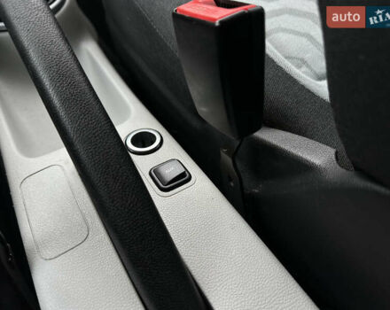 Сірий Шкода Фабія, об'ємом двигуна 1.39 л та пробігом 227 тис. км за 5500 $, фото 33 на Automoto.ua