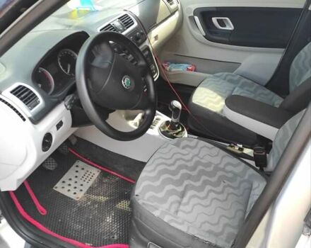 Серый Шкода Фабия, объемом двигателя 1.9 л и пробегом 304 тыс. км за 4600 $, фото 14 на Automoto.ua