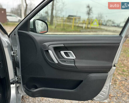 Серый Шкода Фабия, объемом двигателя 1.39 л и пробегом 224 тыс. км за 5800 $, фото 44 на Automoto.ua