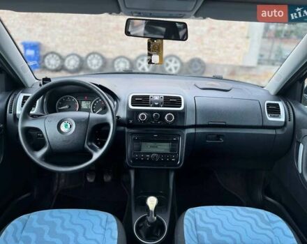 Серый Шкода Фабия, объемом двигателя 1.39 л и пробегом 204 тыс. км за 5799 $, фото 17 на Automoto.ua