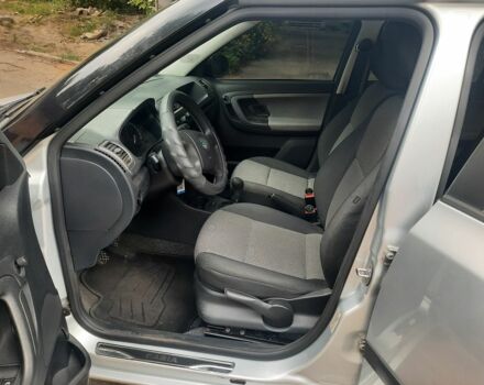 Серый Шкода Фабия, объемом двигателя 0 л и пробегом 157 тыс. км за 5800 $, фото 6 на Automoto.ua