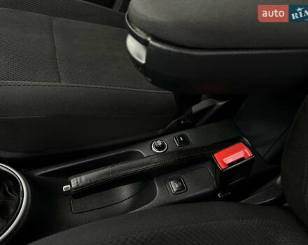 Серый Шкода Фабия, объемом двигателя 1.39 л и пробегом 224 тыс. км за 5800 $, фото 24 на Automoto.ua