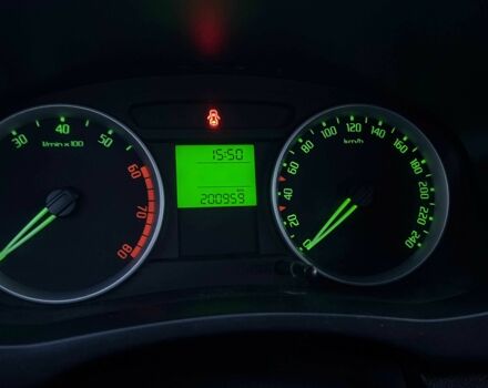 Серый Шкода Фабия, объемом двигателя 1.4 л и пробегом 201 тыс. км за 4500 $, фото 13 на Automoto.ua