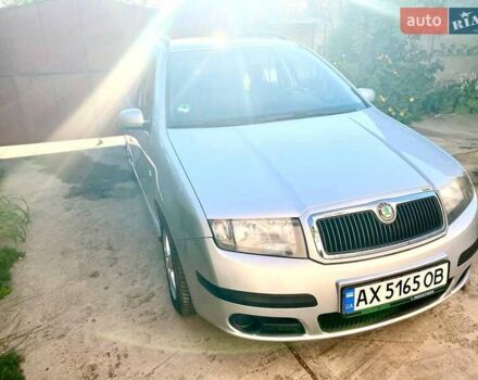 Сірий Шкода Фабія, об'ємом двигуна 1.39 л та пробігом 194 тис. км за 5500 $, фото 1 на Automoto.ua