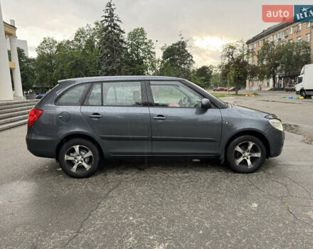 Серый Шкода Фабия, объемом двигателя 1.4 л и пробегом 207 тыс. км за 5900 $, фото 5 на Automoto.ua