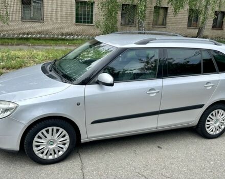 Серый Шкода Фабия, объемом двигателя 1.4 л и пробегом 230 тыс. км за 5350 $, фото 4 на Automoto.ua