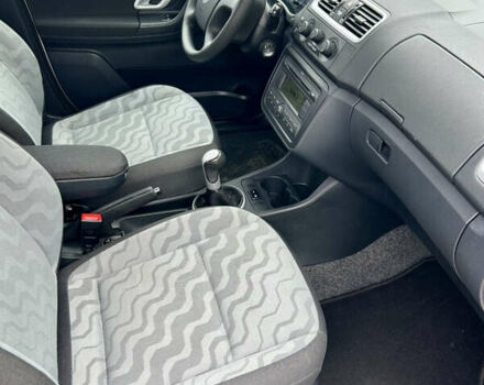 Серый Шкода Фабия, объемом двигателя 0 л и пробегом 230 тыс. км за 5499 $, фото 23 на Automoto.ua