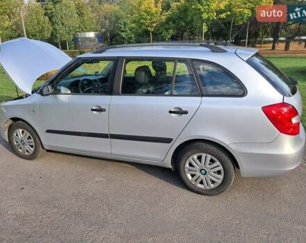 Серый Шкода Фабия, объемом двигателя 1.39 л и пробегом 190 тыс. км за 5900 $, фото 13 на Automoto.ua