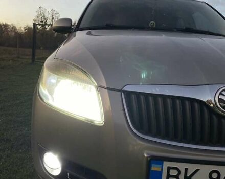 Серый Шкода Фабия, объемом двигателя 1.4 л и пробегом 310 тыс. км за 4200 $, фото 22 на Automoto.ua