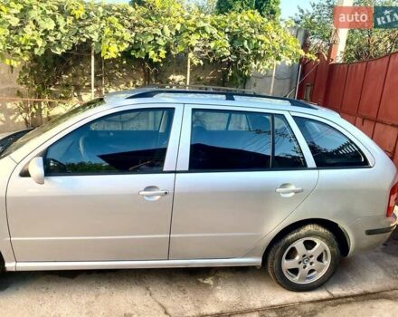 Сірий Шкода Фабія, об'ємом двигуна 1.39 л та пробігом 194 тис. км за 5500 $, фото 4 на Automoto.ua