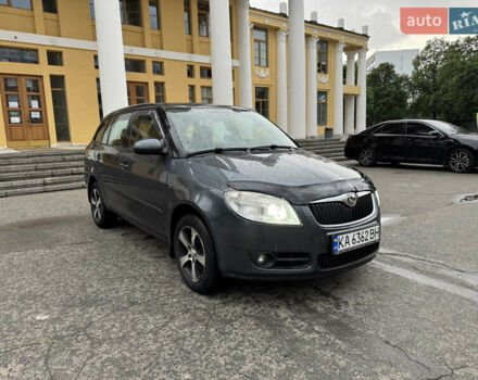 Серый Шкода Фабия, объемом двигателя 1.4 л и пробегом 207 тыс. км за 5900 $, фото 6 на Automoto.ua