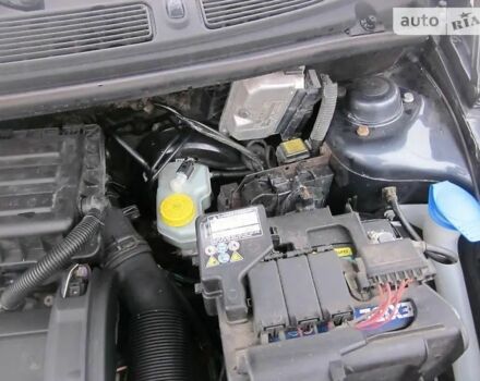 Серый Шкода Фабия, объемом двигателя 1.6 л и пробегом 180 тыс. км за 6500 $, фото 15 на Automoto.ua