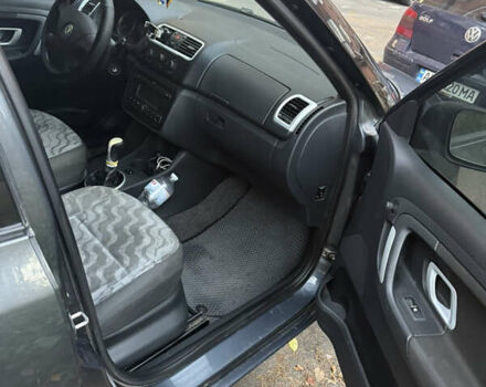 Серый Шкода Фабия, объемом двигателя 1.42 л и пробегом 340 тыс. км за 4299 $, фото 9 на Automoto.ua