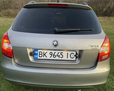 Серый Шкода Фабия, объемом двигателя 1.4 л и пробегом 310 тыс. км за 4200 $, фото 19 на Automoto.ua