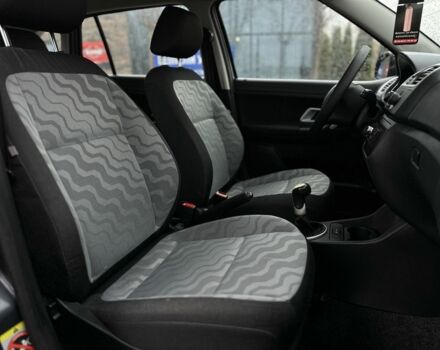 Сірий Шкода Фабія, об'ємом двигуна 1.4 л та пробігом 217 тис. км за 5700 $, фото 7 на Automoto.ua