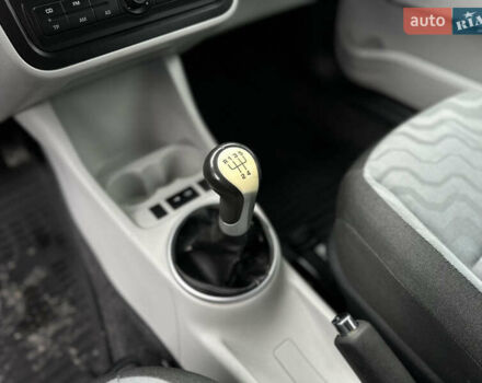 Сірий Шкода Фабія, об'ємом двигуна 1.39 л та пробігом 227 тис. км за 5500 $, фото 26 на Automoto.ua