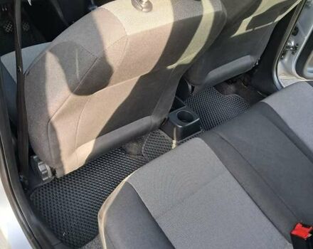 Серый Шкода Фабия, объемом двигателя 1.39 л и пробегом 190 тыс. км за 5900 $, фото 27 на Automoto.ua