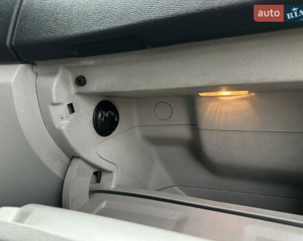 Сірий Шкода Фабія, об'ємом двигуна 1.39 л та пробігом 227 тис. км за 5500 $, фото 48 на Automoto.ua