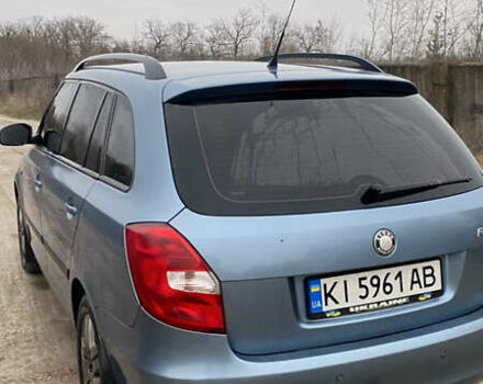 Серый Шкода Фабия, объемом двигателя 1.4 л и пробегом 395 тыс. км за 4200 $, фото 2 на Automoto.ua