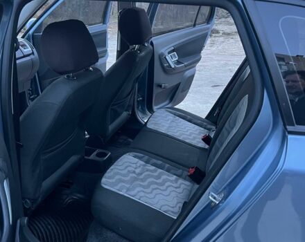 Серый Шкода Фабия, объемом двигателя 1.4 л и пробегом 201 тыс. км за 4500 $, фото 11 на Automoto.ua