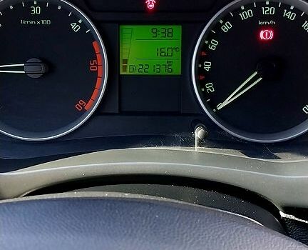 Серый Шкода Фабия, объемом двигателя 1.4 л и пробегом 221 тыс. км за 5000 $, фото 5 на Automoto.ua
