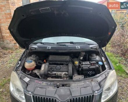 Сірий Шкода Фабія, об'ємом двигуна 1.39 л та пробігом 250 тис. км за 5300 $, фото 18 на Automoto.ua