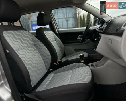 Сірий Шкода Фабія, об'ємом двигуна 1.39 л та пробігом 227 тис. км за 5500 $, фото 43 на Automoto.ua