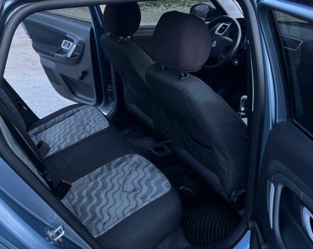 Серый Шкода Фабия, объемом двигателя 1.4 л и пробегом 201 тыс. км за 4500 $, фото 8 на Automoto.ua