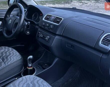 Серый Шкода Фабия, объемом двигателя 1.39 л и пробегом 201 тыс. км за 4500 $, фото 9 на Automoto.ua